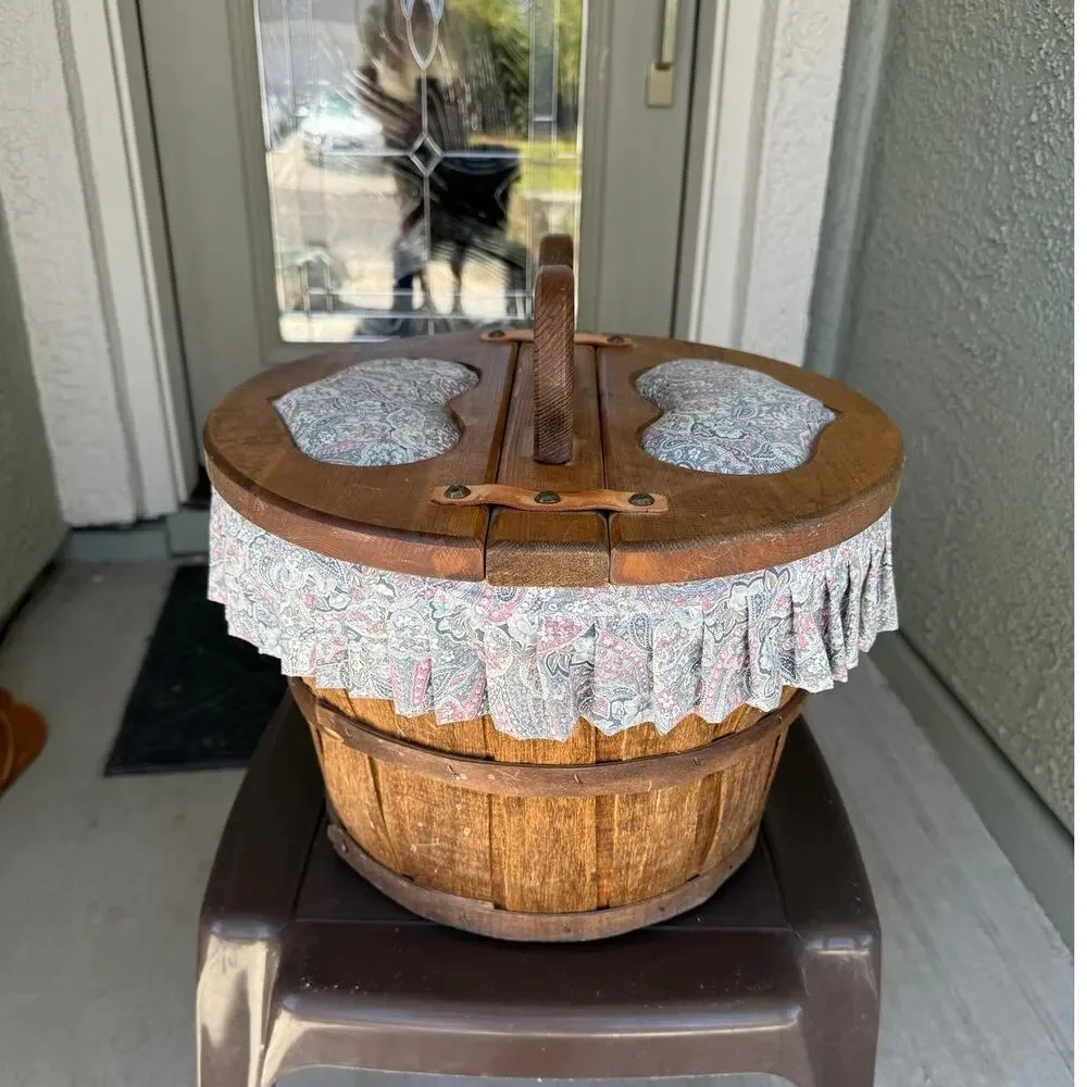 vintage crate bucket basket featuring heart-shaped handle split lid floral